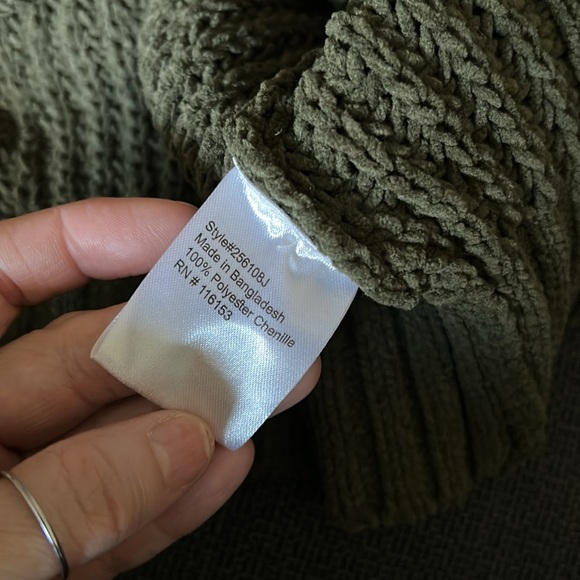 NWT Green Knit Sweater ,Cardigan Size M - Picture 8 of 11